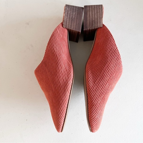 Madewell The Alicia Mule in Corduroy Suede in Rust Brick - Picture 6 of 11